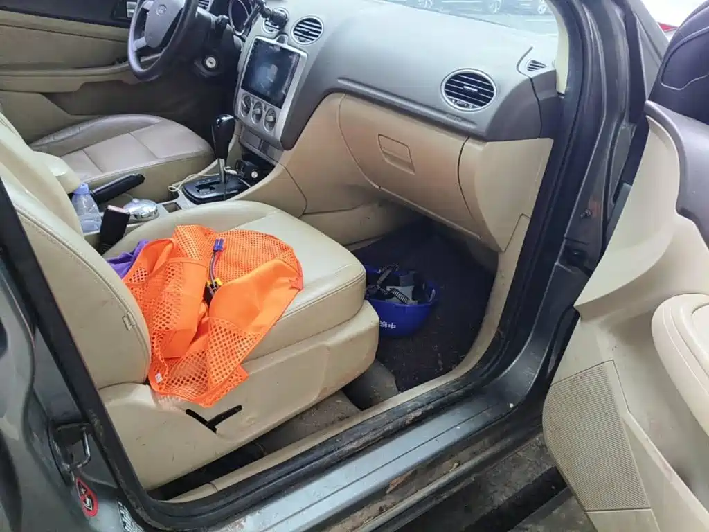 Photo 12 - Ford Focus