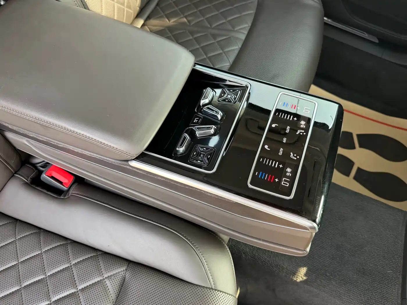 Audi A8 2021 A8L 50 TFSI quattro Comfort фото 19