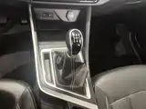 Фото 14 - Geely Vision X3