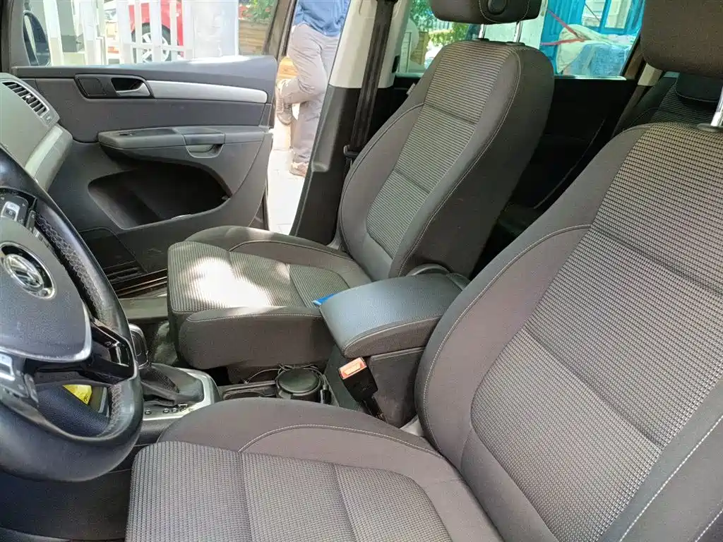Volkswagen Sharan 2016 380TSI Comfort 7-seater фото 8
