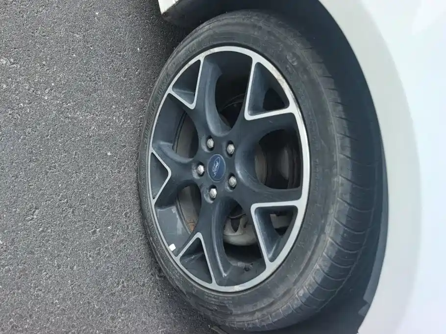 Фото 6 - Ford Focus
