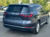 Фото 9 - NIO ES8