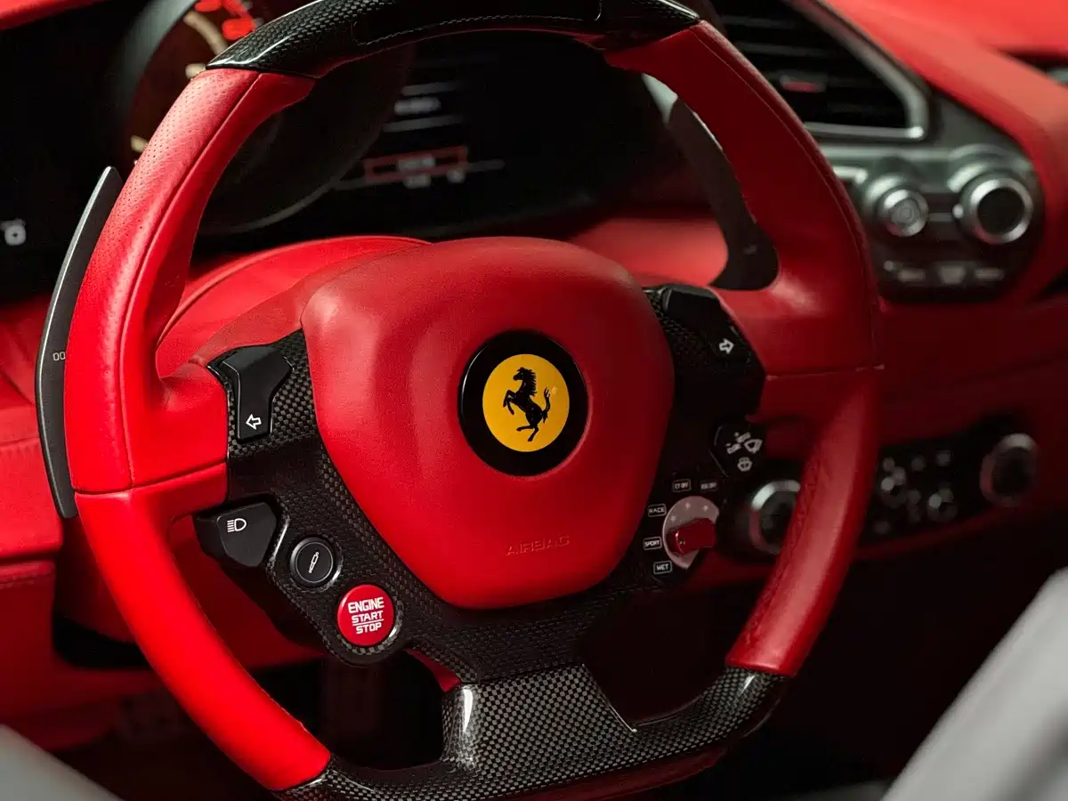 Фото 7 - Ferrari 488
