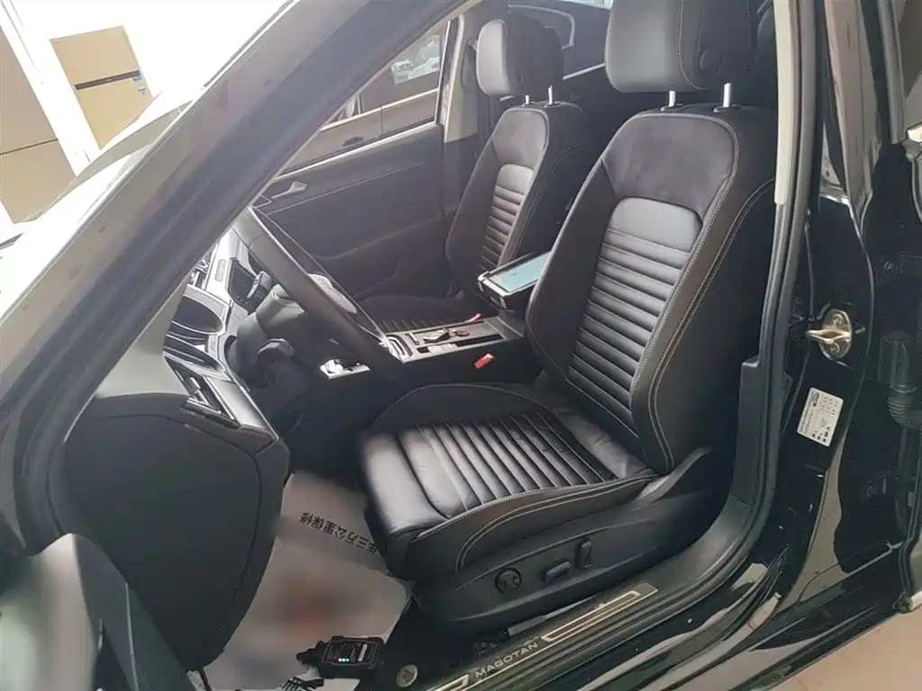 Volkswagen Magotan 2020 330TSI DSG Leading фото 15