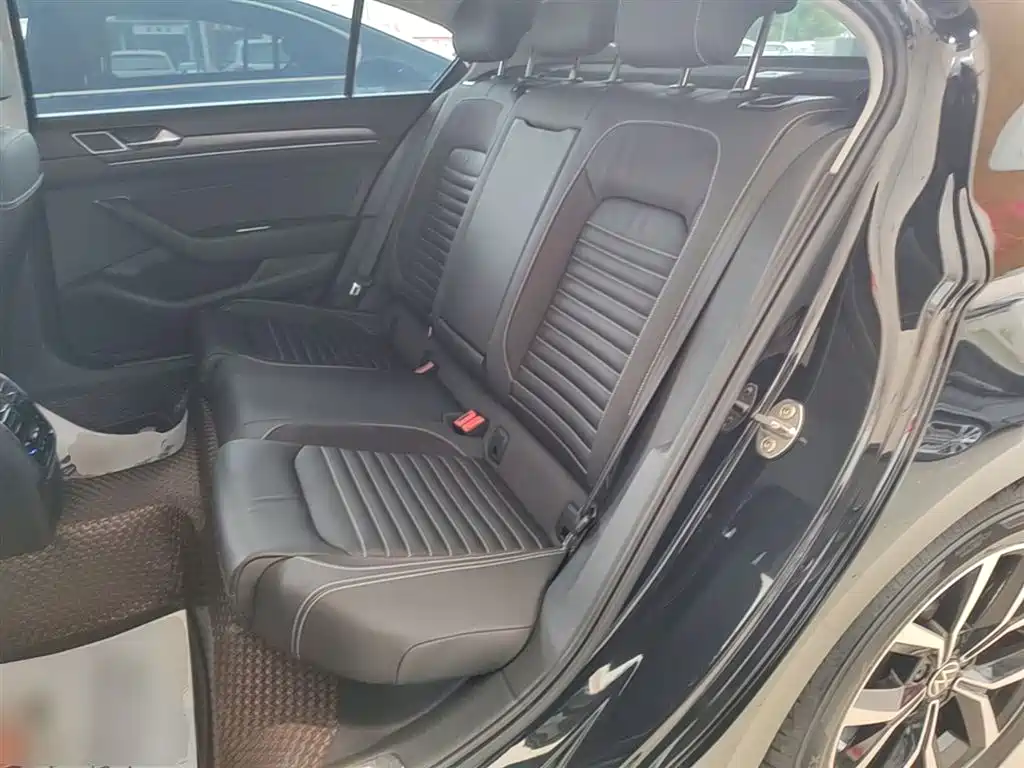 Volkswagen Magotan 2020 330TSI DSG Leading фото 17