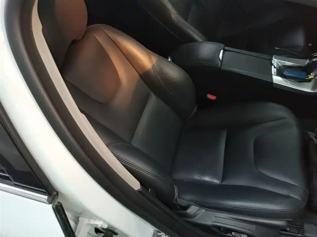 Фото 25 - Volvo S60