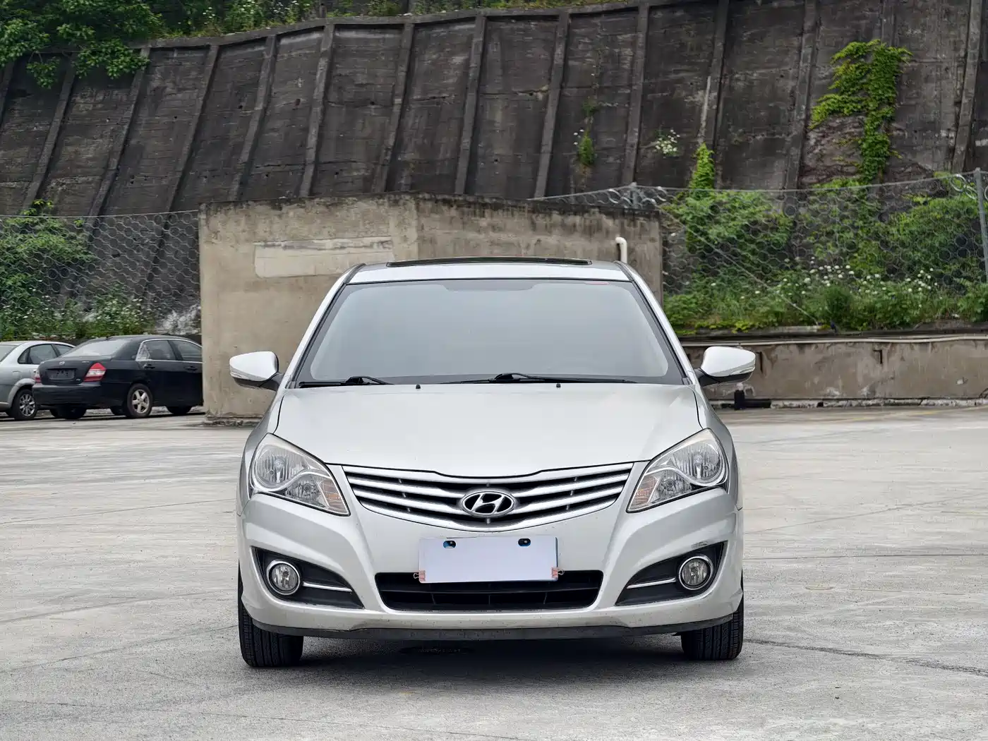 Hyundai Elantra 2011 1.6L Automatic Luxury фото 2