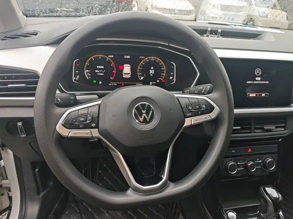 Volkswagen Tacqua 2023 2021 1.5L Automatic Smart Connect Edition