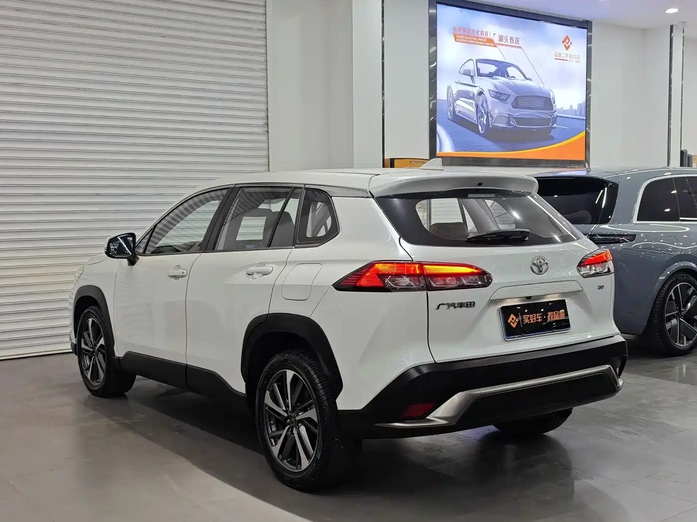 Toyota Frontlander 2022 2.0L CVT Luxury PLUS Edition фото 4