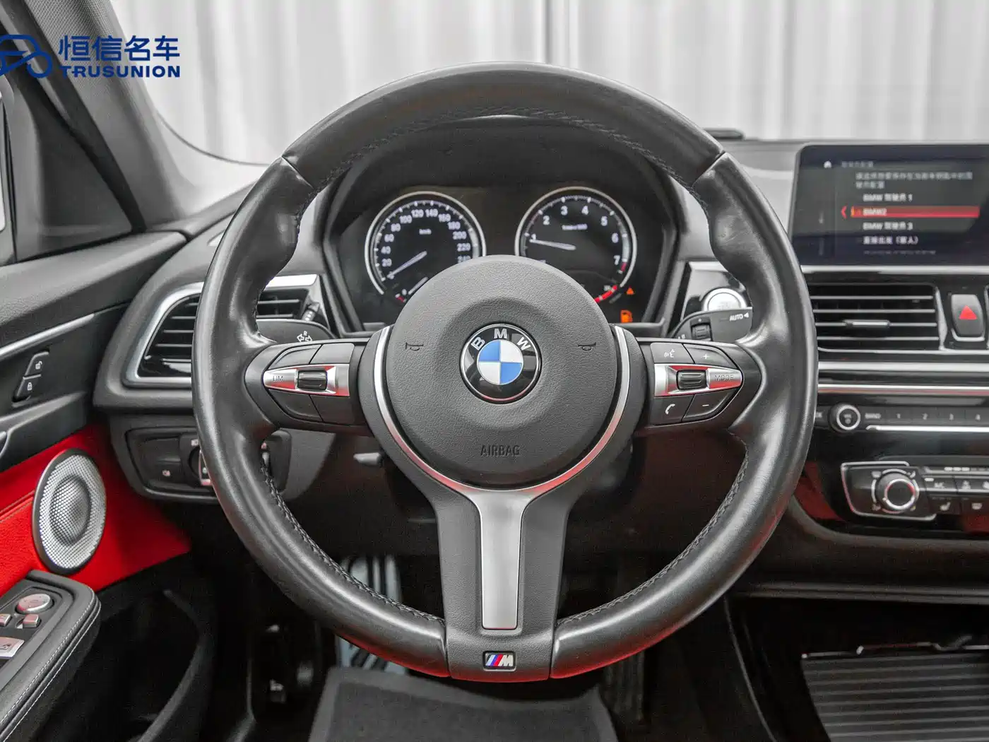 BMW 1 Series 2021 125i M Sport Black Night Edition фото 16