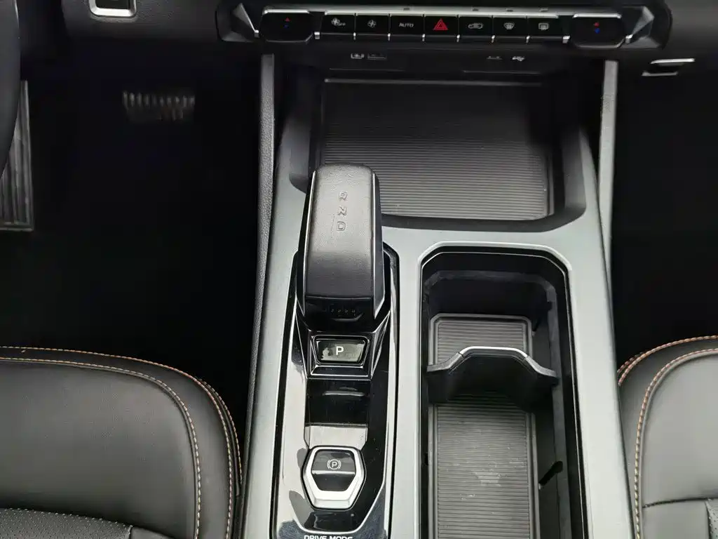 Geely Haoyue L 2023 2023 2.0T DCT Premium Model