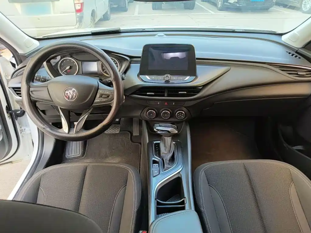 Photo 10 - Buick Verano