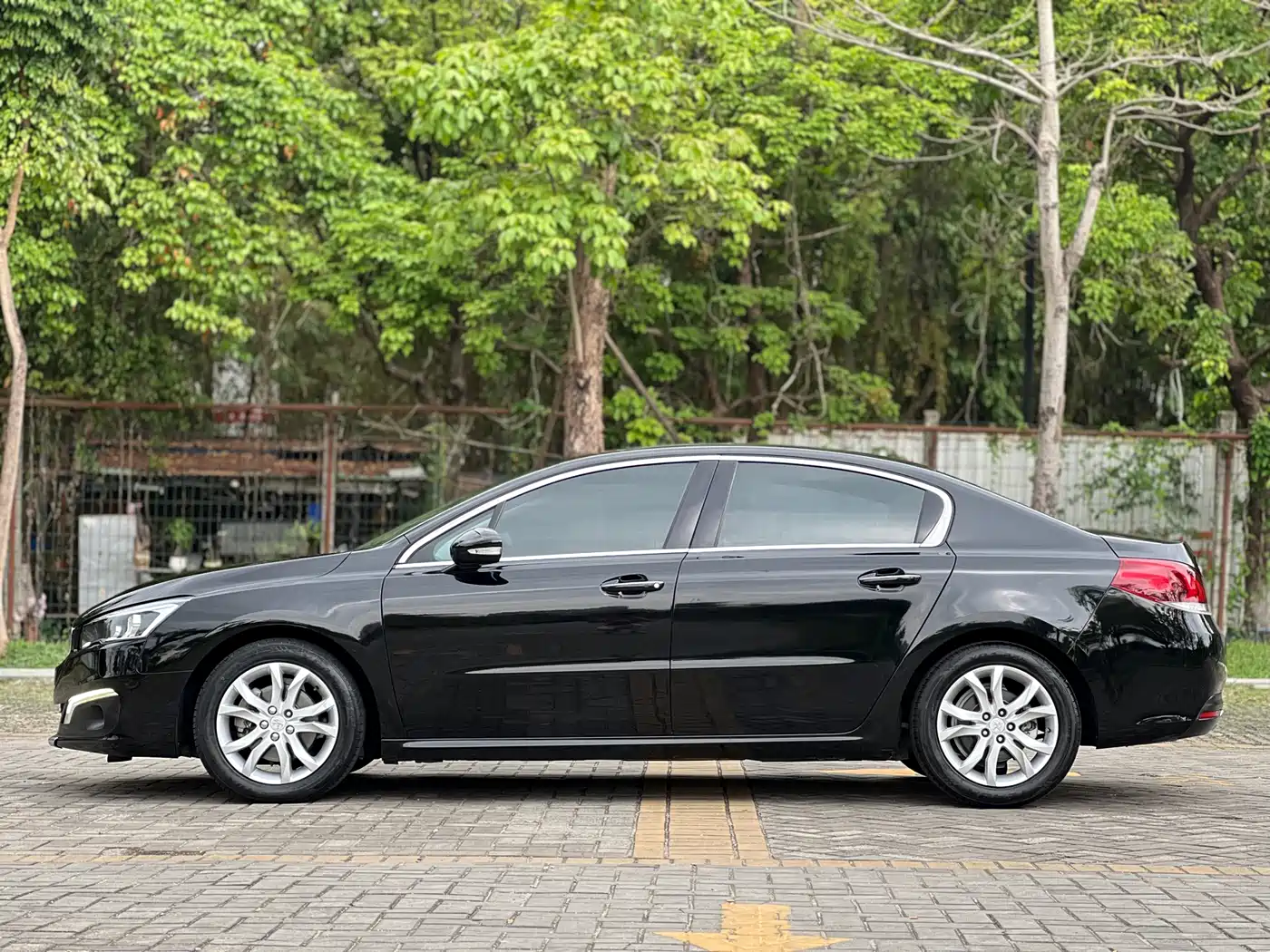 Peugeot 508 2015 1.6THP Auto Excellence Edition фото 7