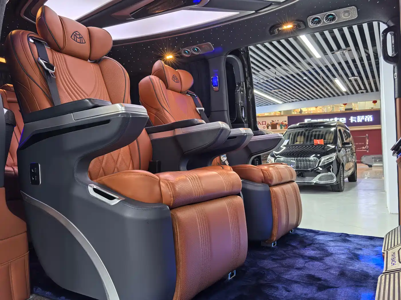 Mercedes-Benz Vito 2023 2.0T Elite 7-Seater фото 8