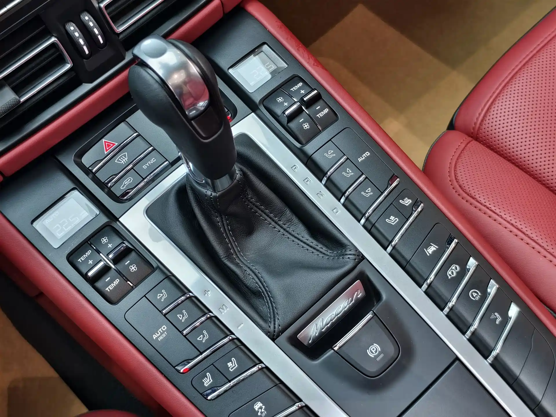 Photo 14 - Porsche Macan