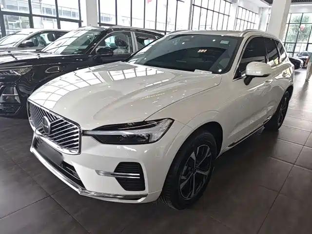 VOLVO XC60 2026