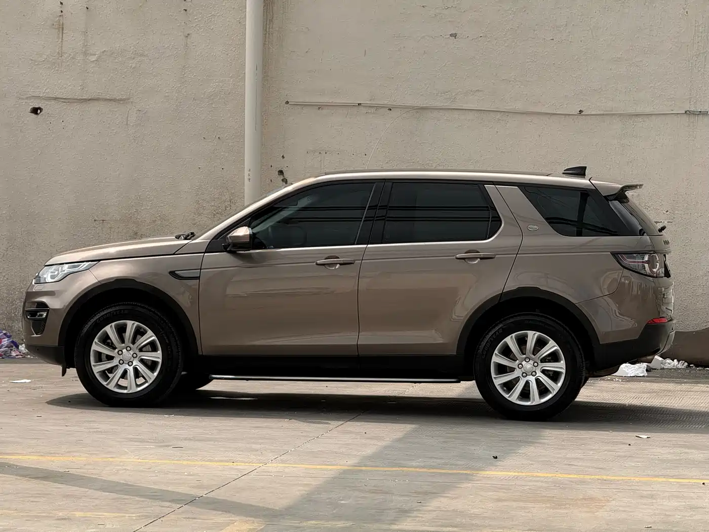 Land Rover Discovery Sport 2017 2.0T SE фото 4