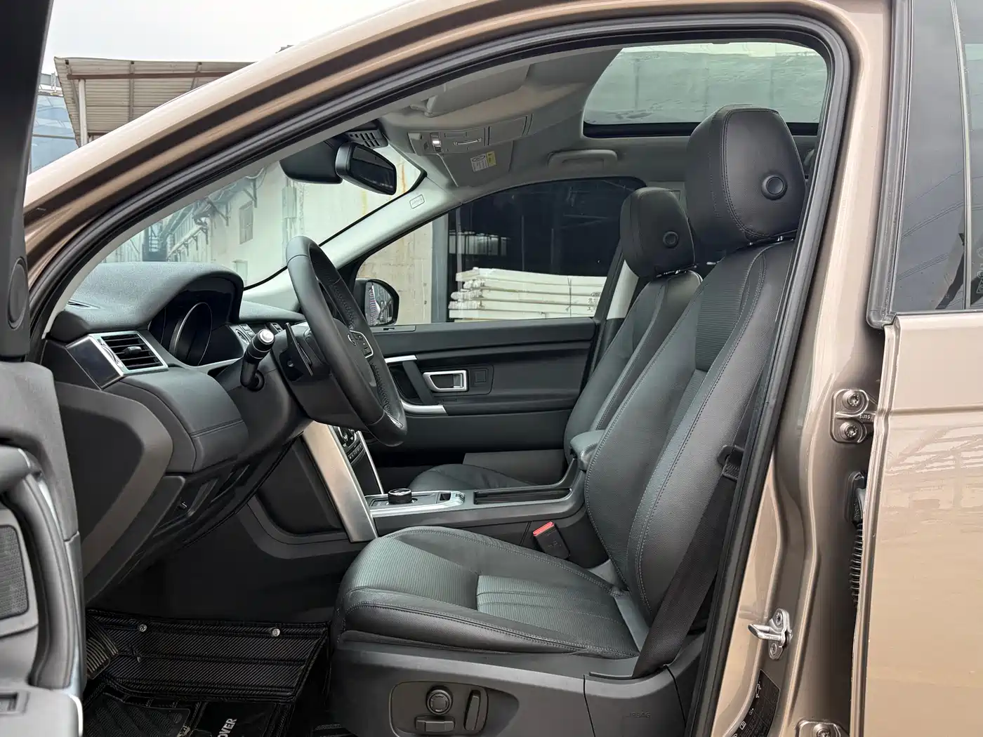 Land Rover Discovery Sport 2017 2.0T SE фото 9