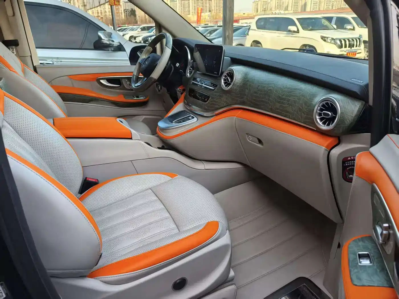 Mercedes-Benz V-Class 2021 V 260 L Long Wheelbase Luxury Edition фото 31
