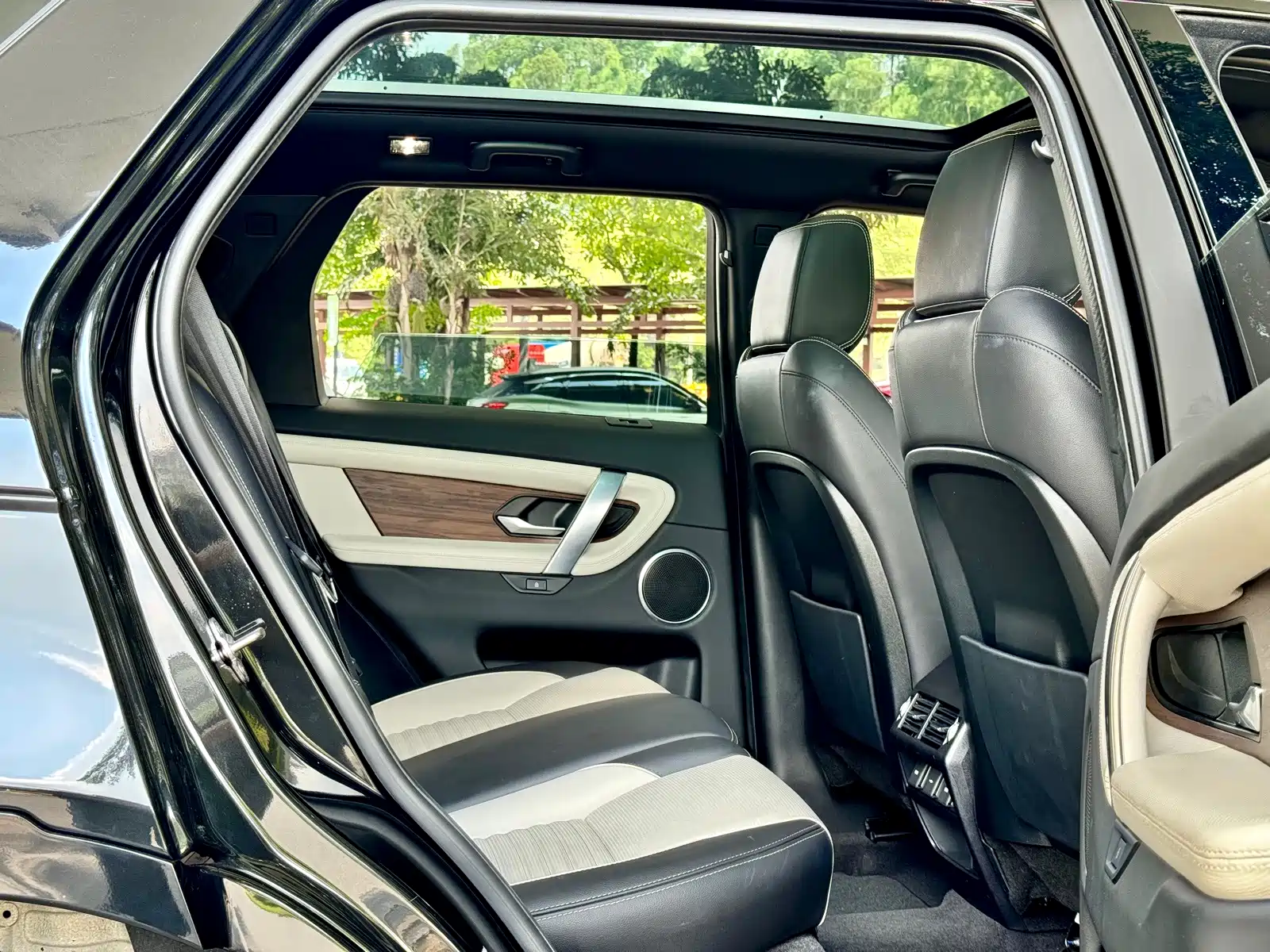 صورة 9 - Land Rover Discovery Sport PHEV