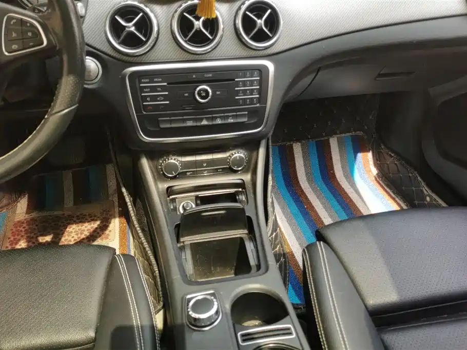 Mercedes-Benz GLA 2017 GLA 200 Fashion фото 16