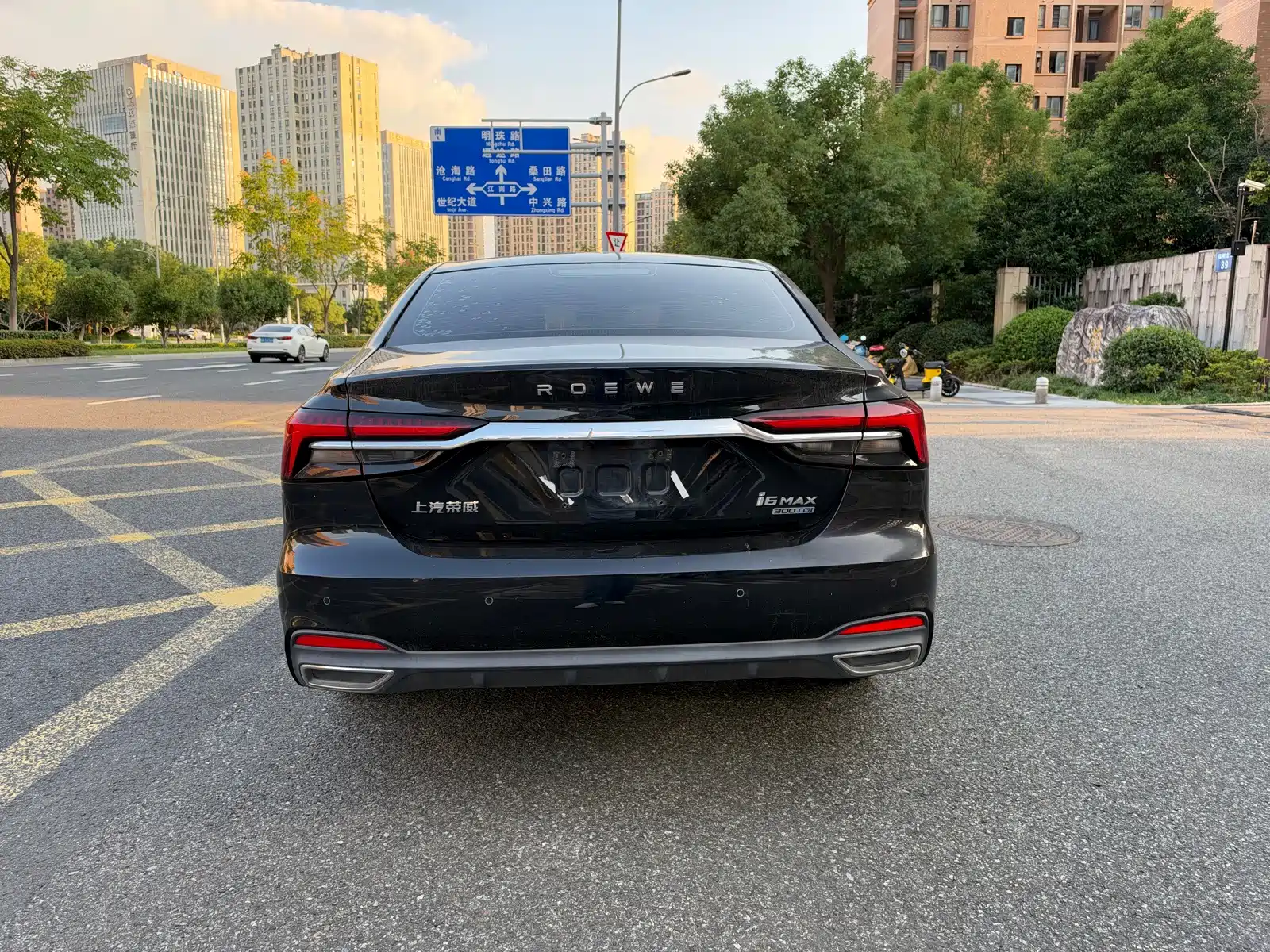 Фото 10 - Roewe i6 MAX