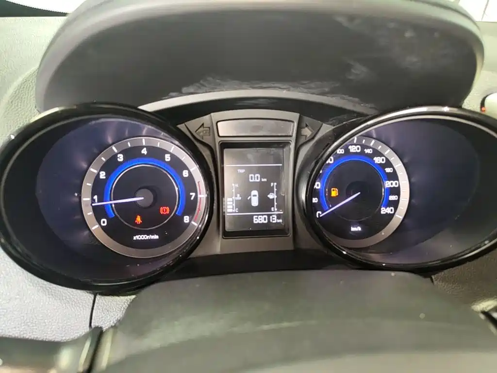 Фото 12 - Changan CS15