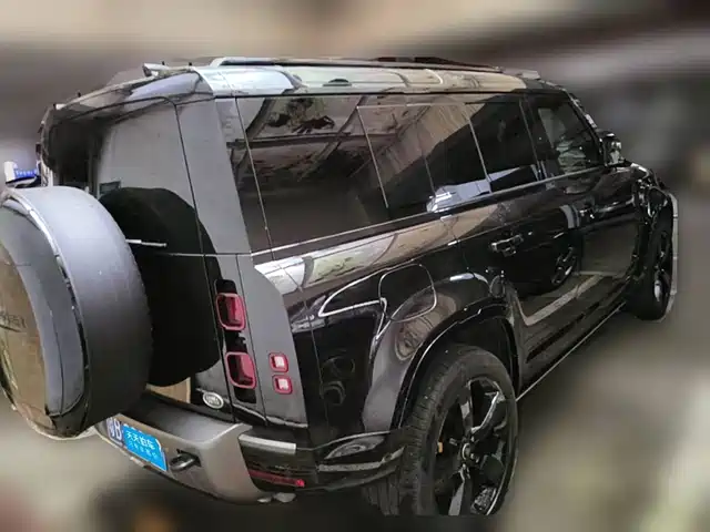 Land Rover Defender 2025 110 3.0T P400 -Dynamic HSE — фото 2