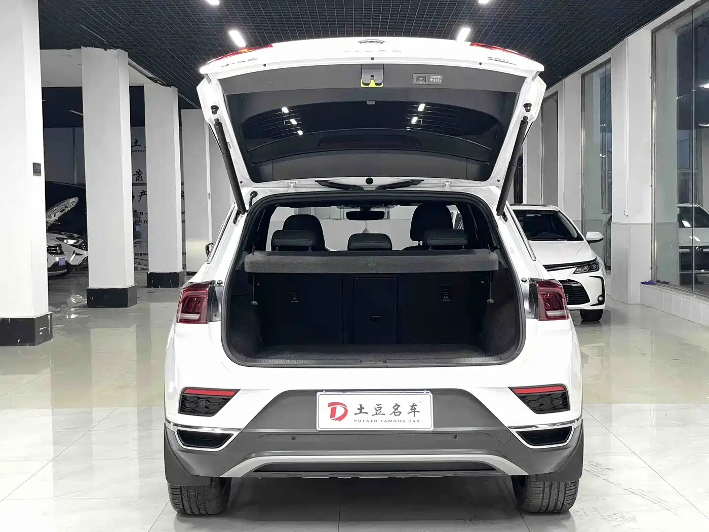 Volkswagen T-ROC 2021 Facelift 280TSI DSG 4WD Luxury Smart Connect Edition фото 17