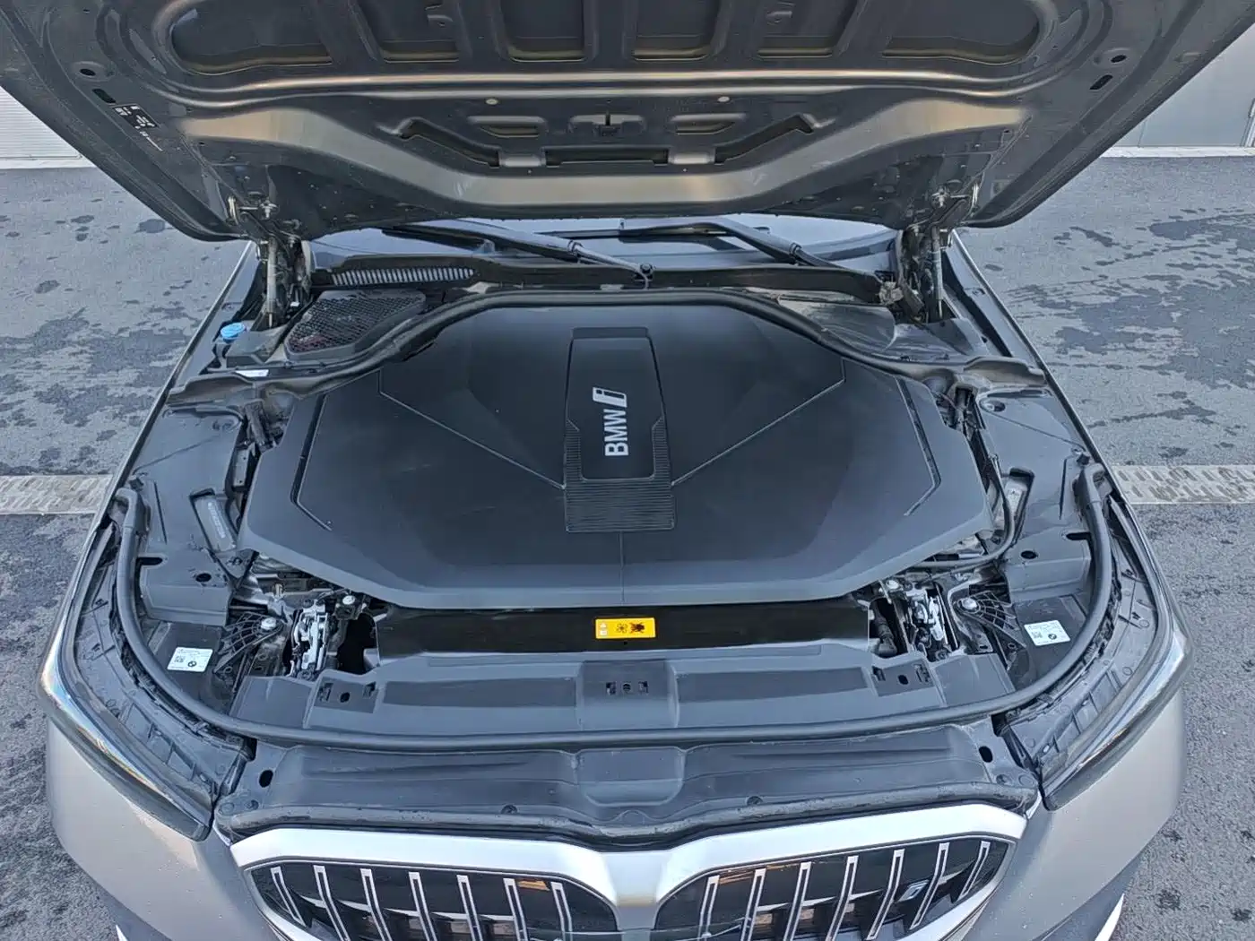 Photo 6 - BMW i5