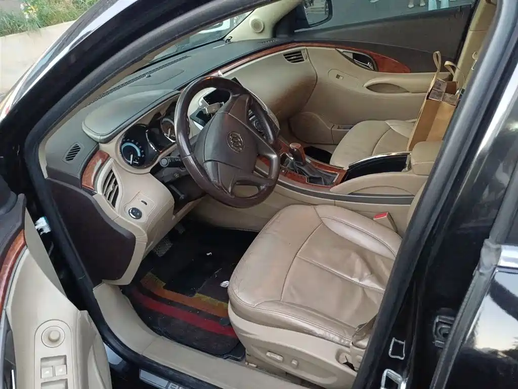 Buick LaCrosse 2011 2.4L SIDI Elegance Edition фото 16