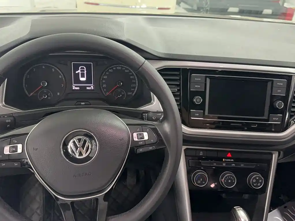 Фото 13 - Volkswagen T-ROC