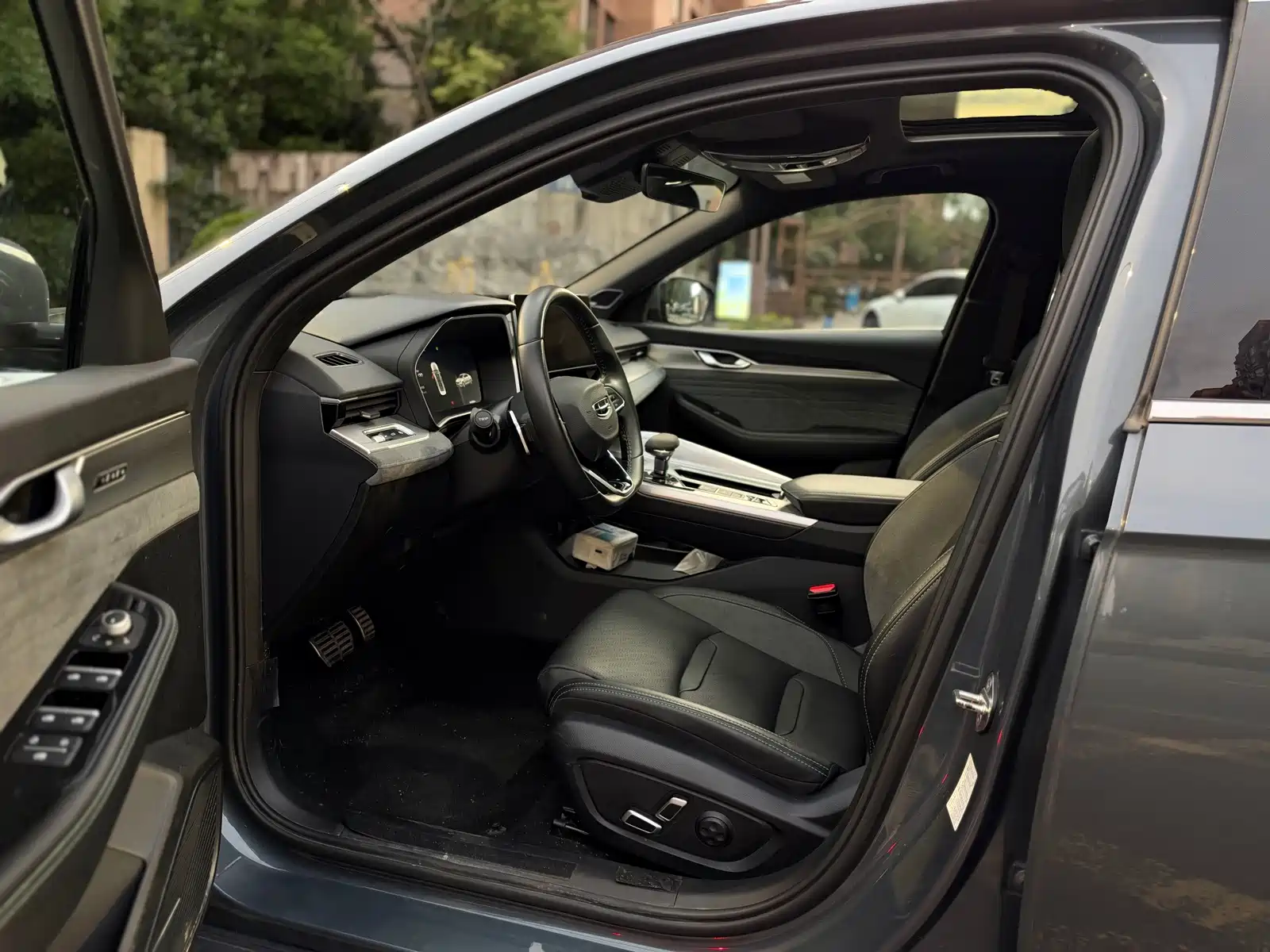 Фото 4 - Geely Preface