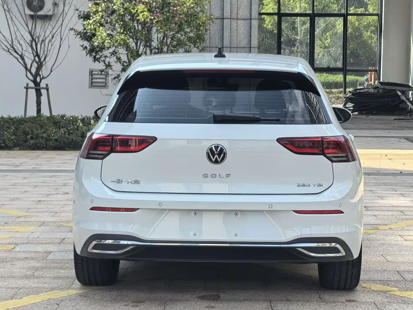 Volkswagen Golf 2023 280TSI DSG Pro 20th Anniversary Edition фото 22