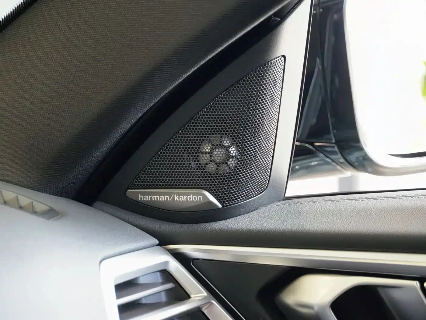 BMW 4 Series 2024 430i M Sport Shadow Edition фото 6
