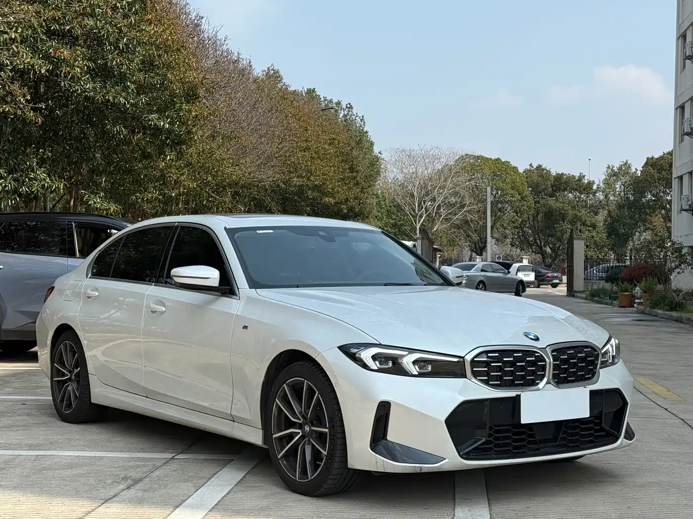 BMW 3 Series 2025 325Li M Sport Package фото 4