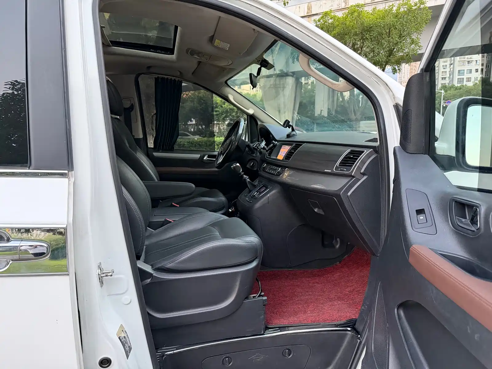 Фото 5 - Maxus G10