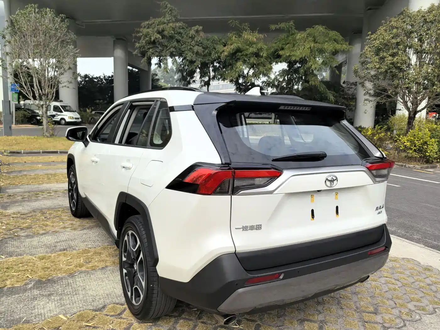 Toyota RAV4 2023 2021 2.0L CVT 4WD Premium
