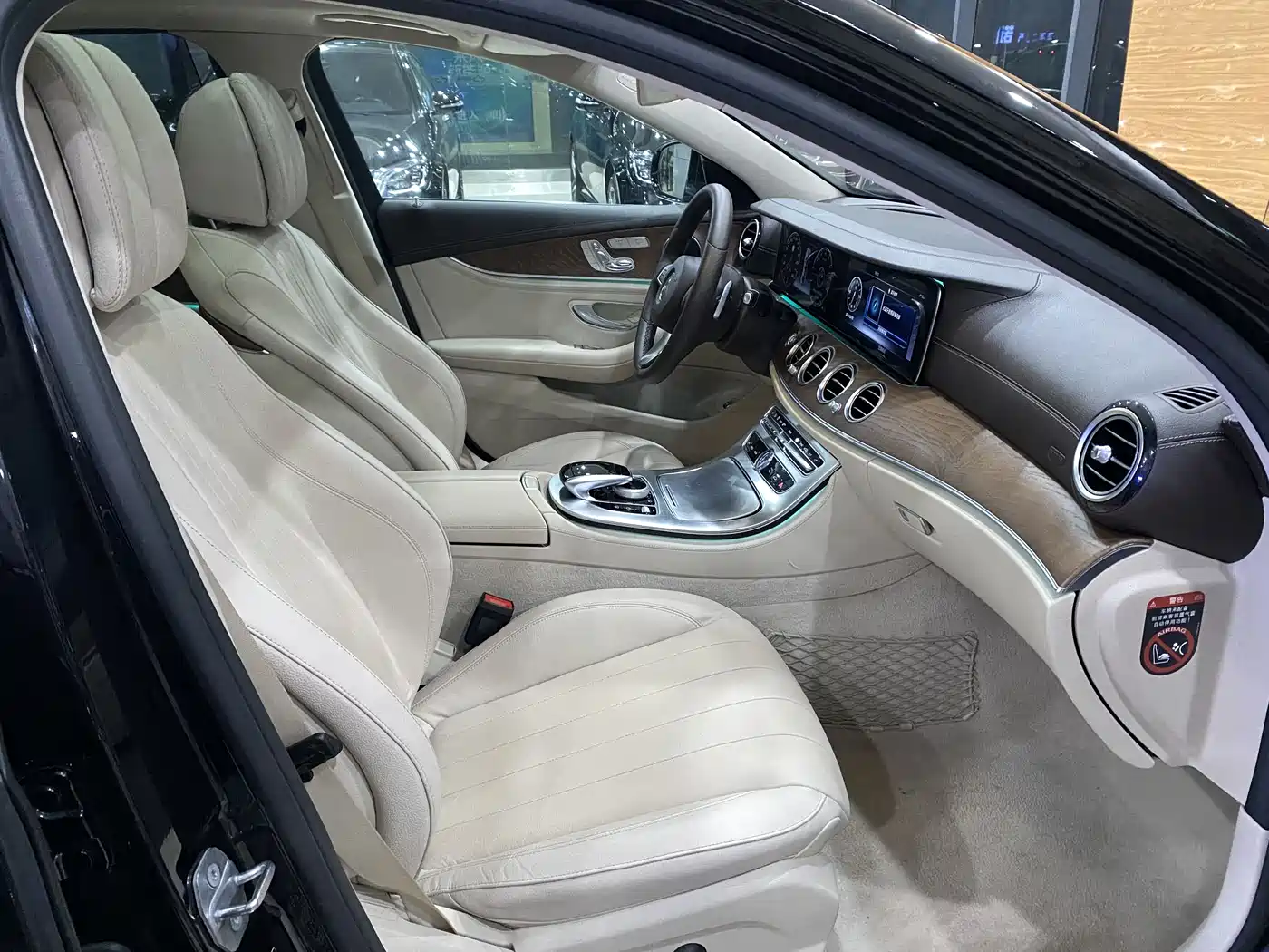 Mercedes-Benz E-Class 2017 Model E 320 L 4MATIC фото 8