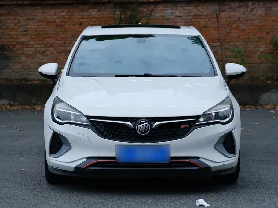 Photo 24 - Buick Verano