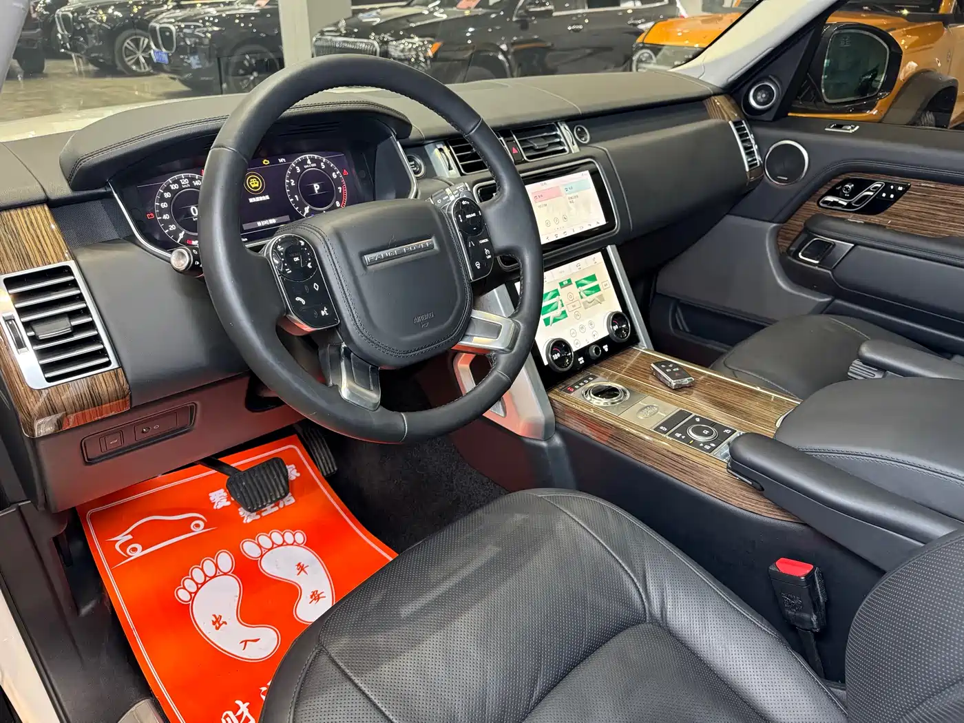 Land Rover Range Rover 2019 3.0 SC V6 Heritage Extended Edition фото 7