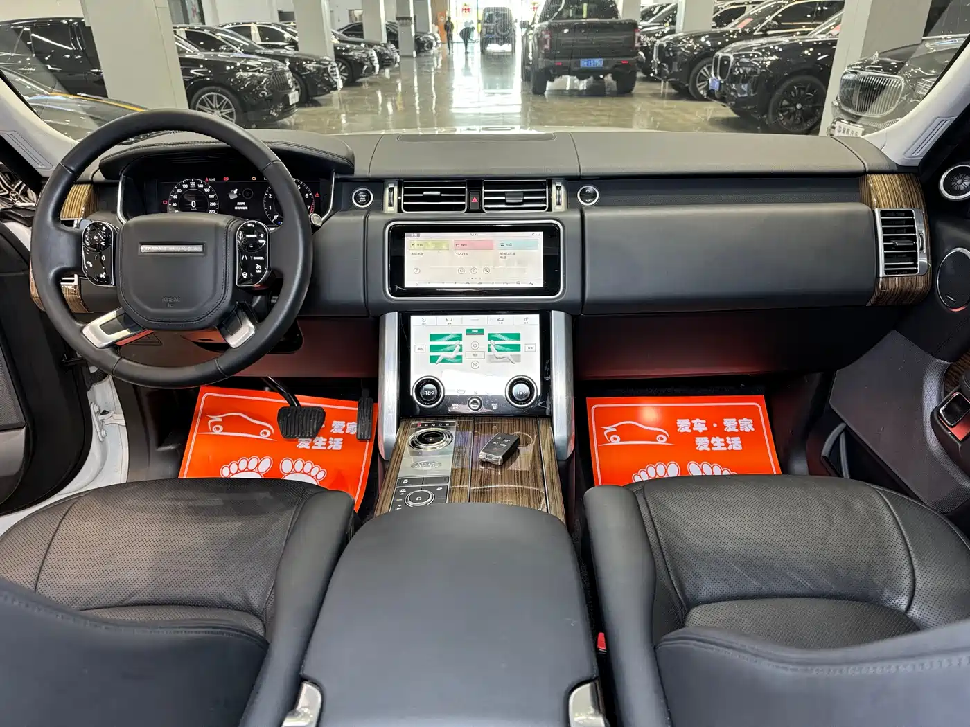 Land Rover Range Rover 2019 3.0 SC V6 Heritage Extended Edition фото 11
