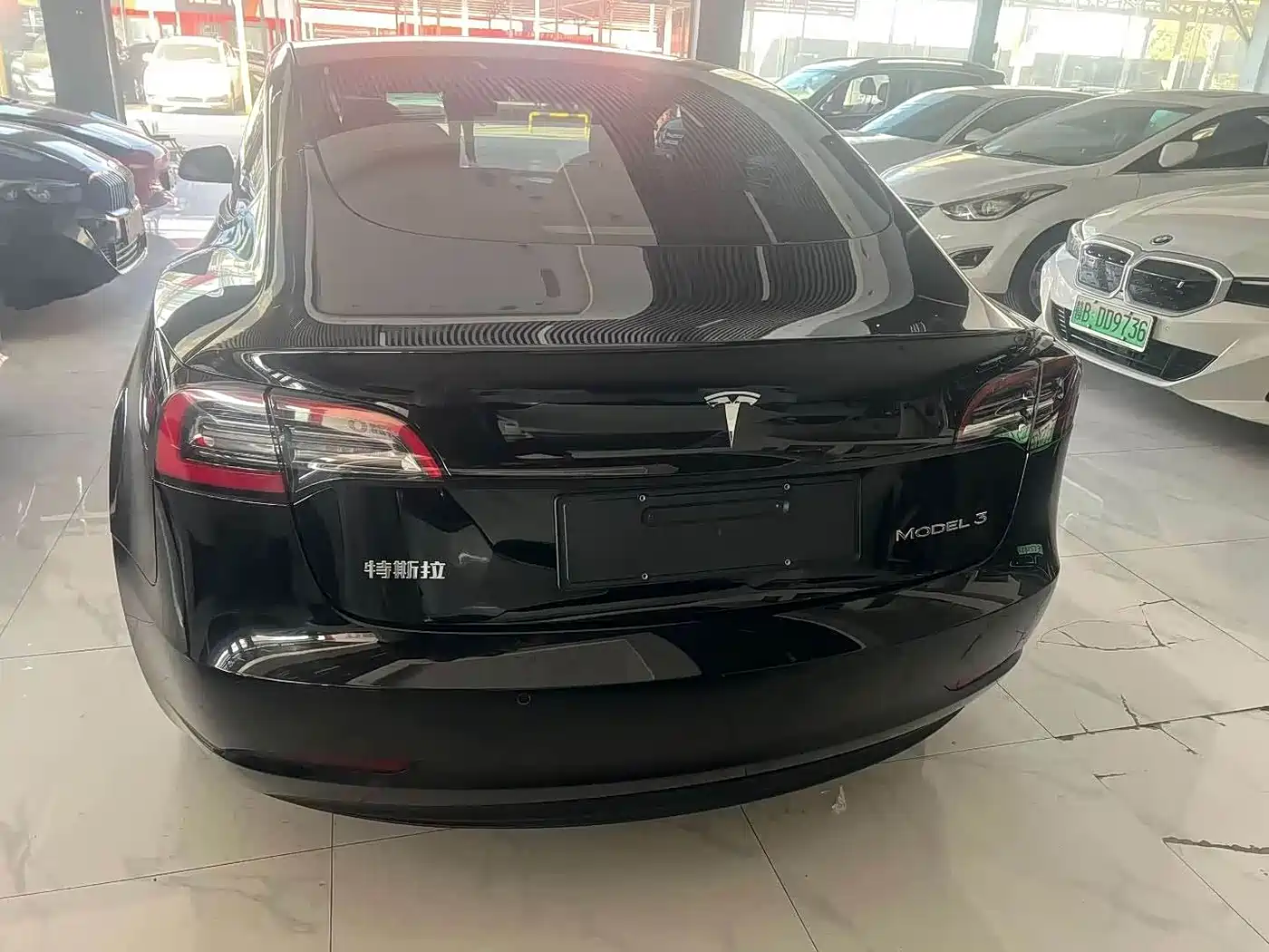 TESLA MODEL 3