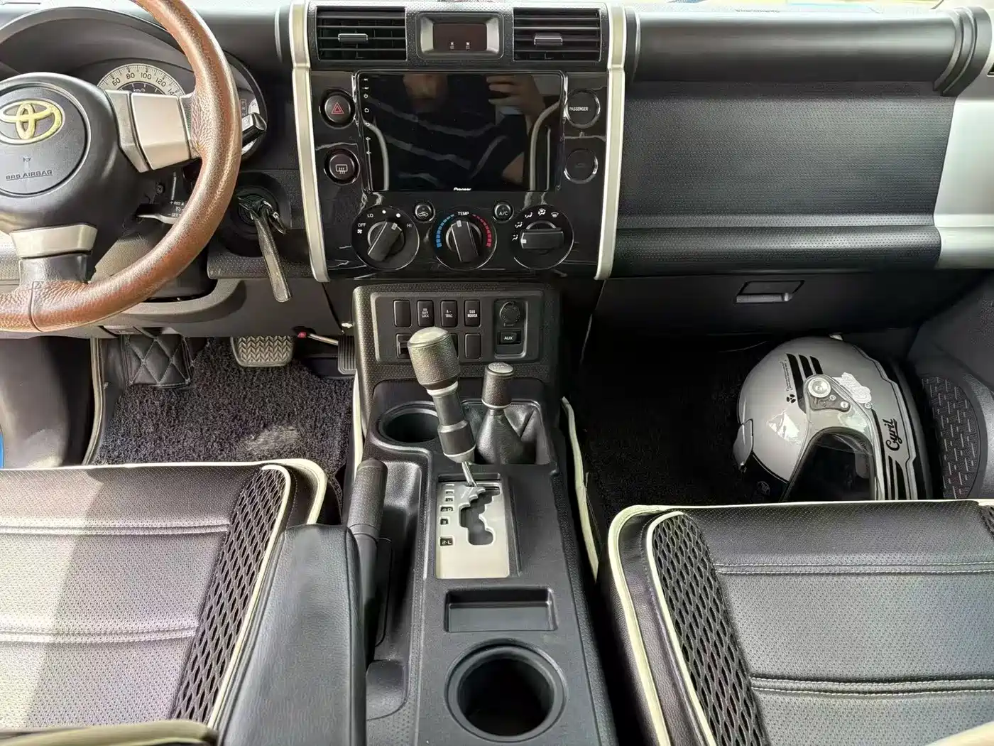 Toyota FJ Cruiser 2007 4.0L фото 8