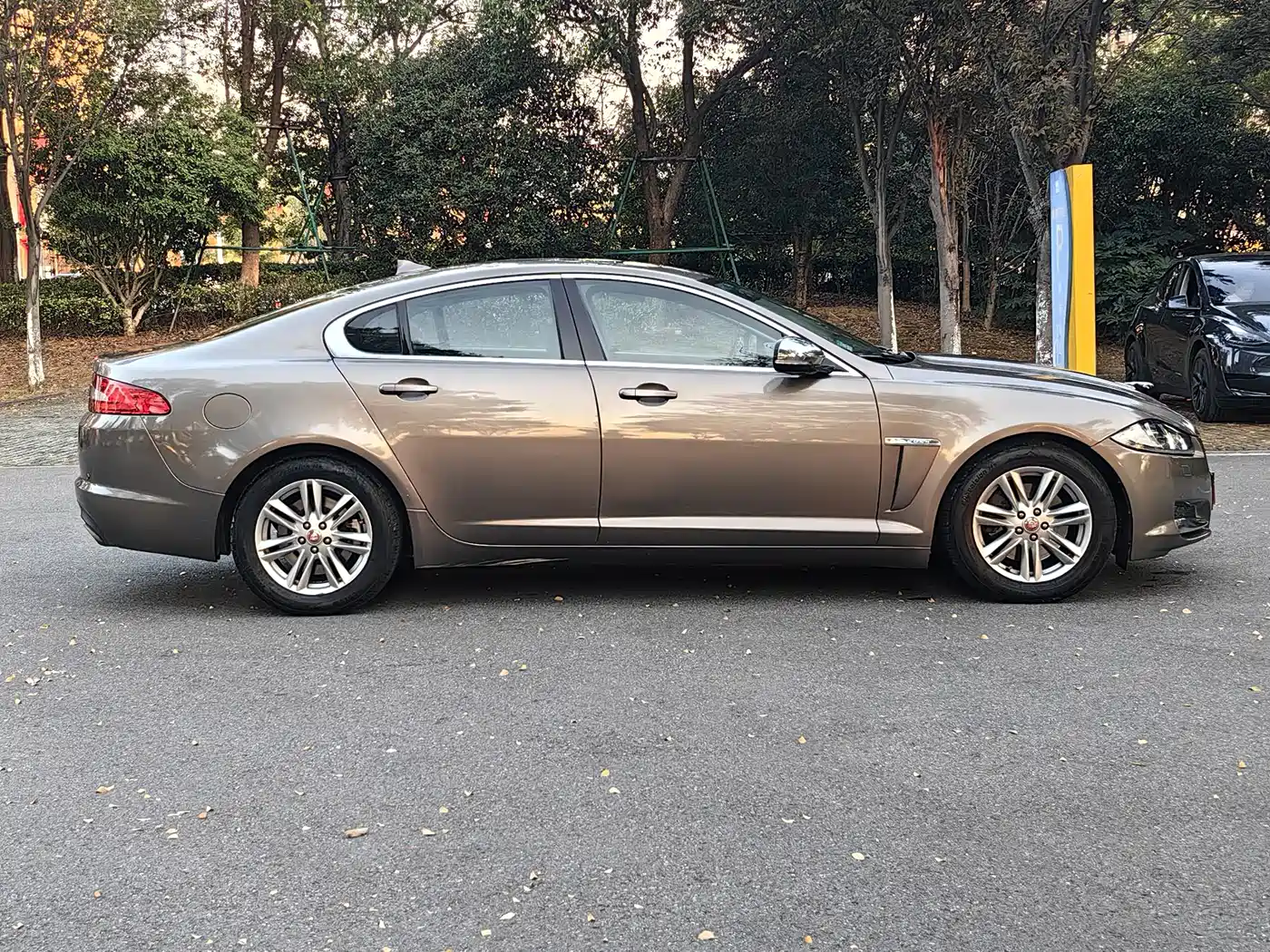 Jaguar XF 2015 2015 XF 2.0T Style Edition