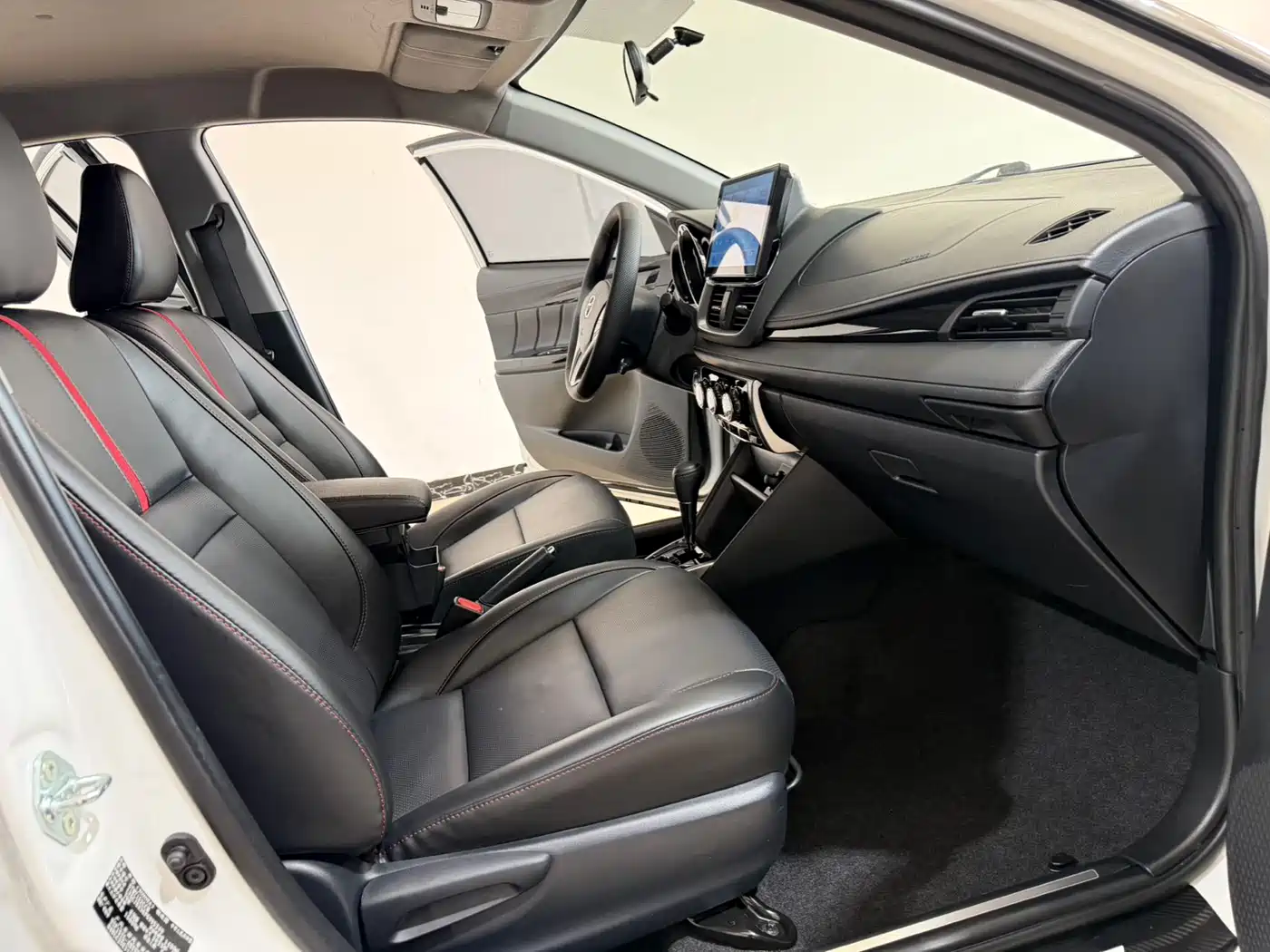 Toyota YARiS L Zhi Xuan 2022 1.5L CVT Luxury PLUS Edition фото 10