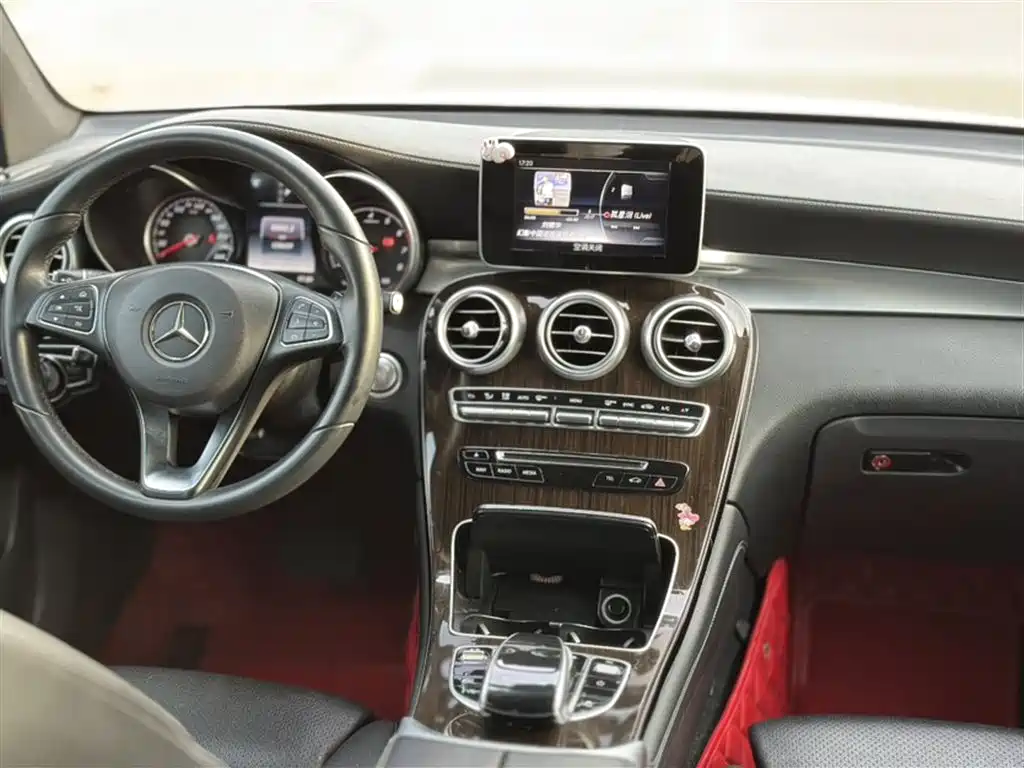 Mercedes-Benz GLC 2017 GLC 260 4MATIC Luxury фото 21