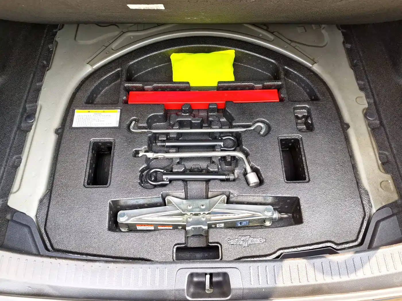 Toyota Levin 2019 Dual Engine 1.8H E-CVT Luxury Edition China V фото 30