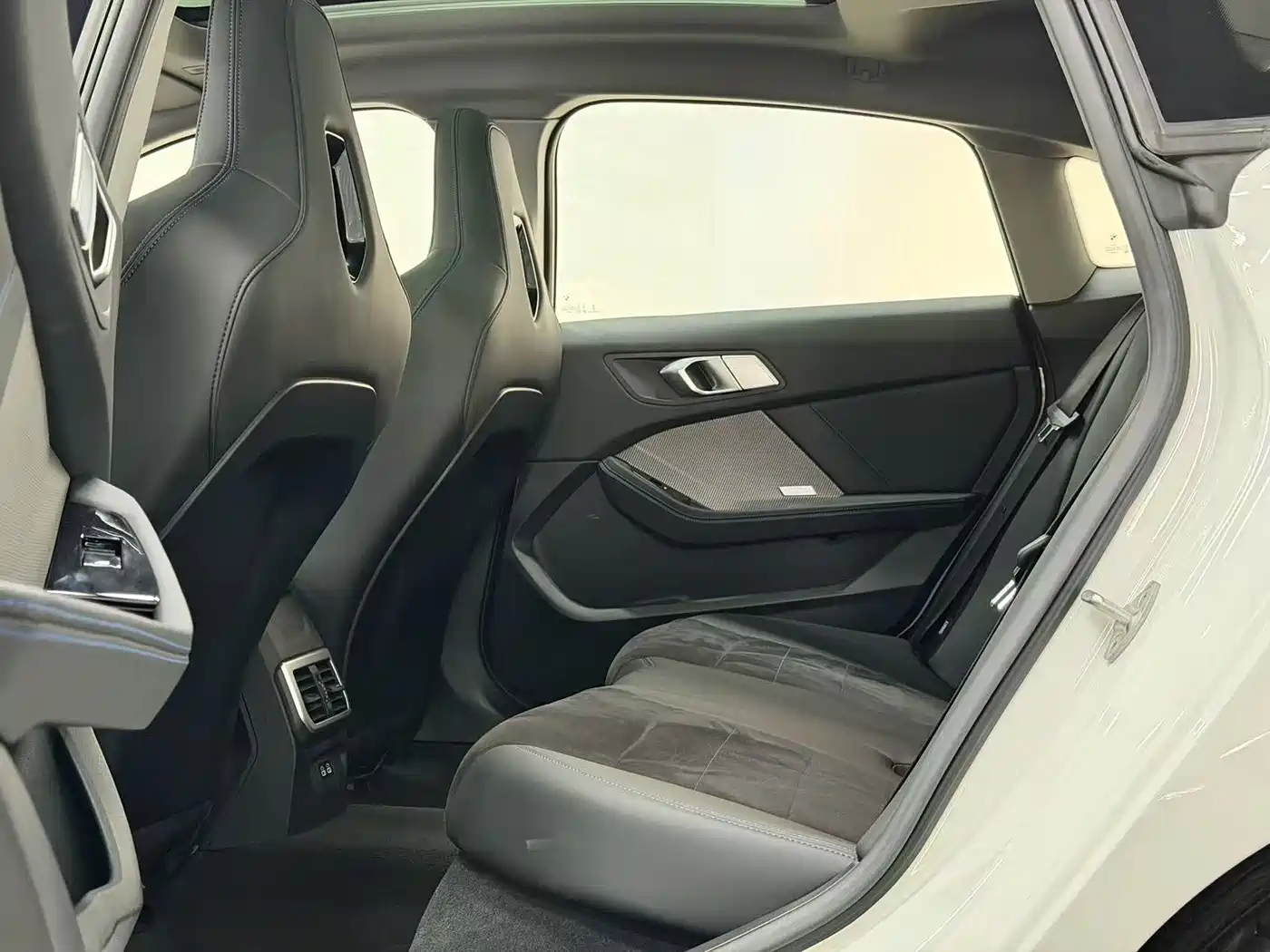 BMW 2 Series 2025 225L M Sport Moonlight Package фото 9