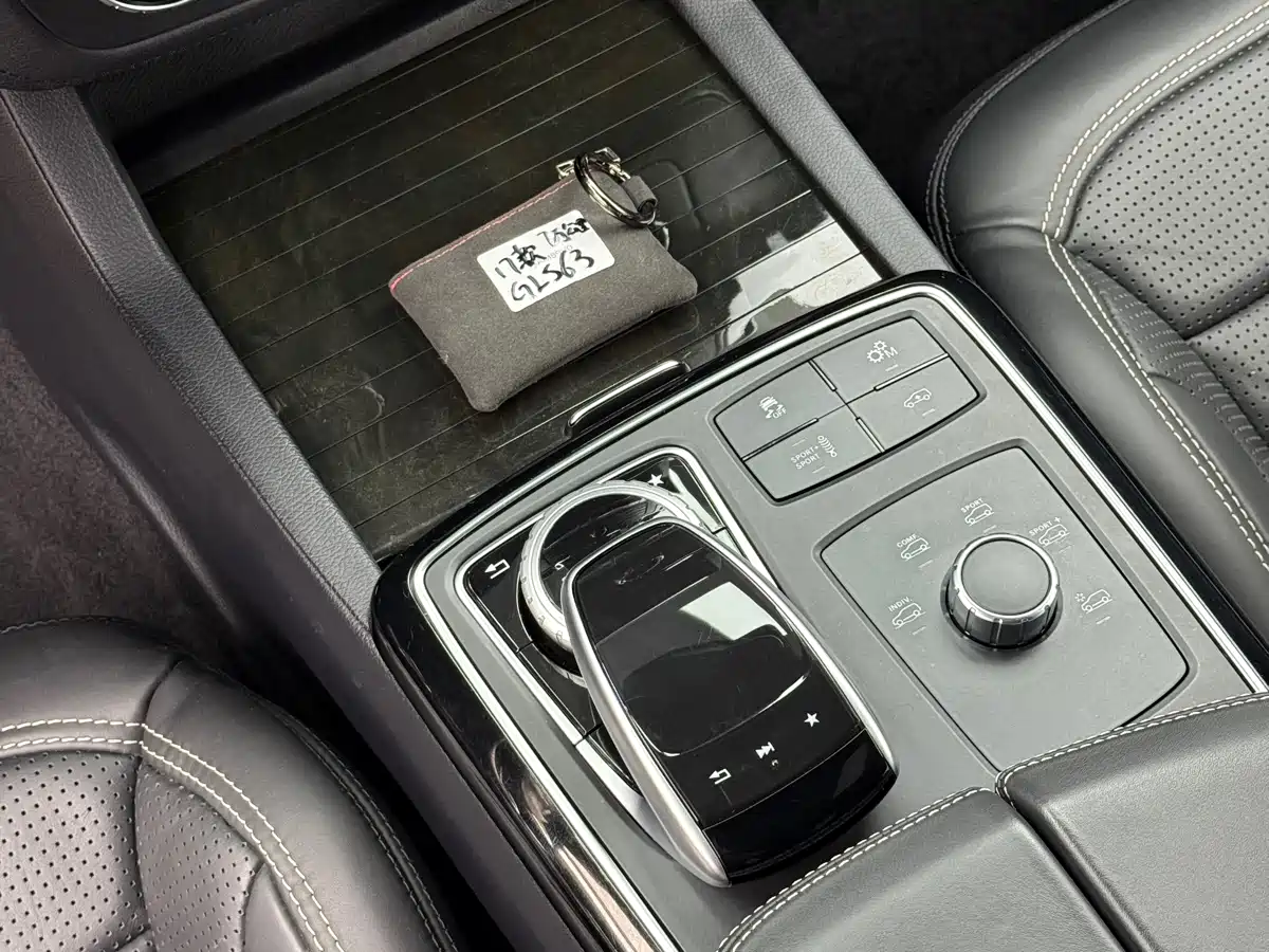 Mercedes-Benz GLS AMG 2017 AMG GLS 63 4MATIC фото 8